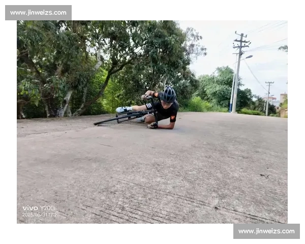 骑行进阶必学!掌握压弯核心:重心转移与安全法则 骑行进阶必学!掌握压弯核心:重心转移与安全法则