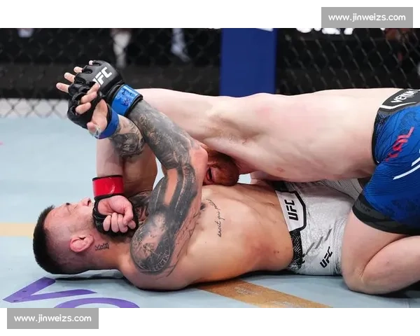 第三回合飞膝绝杀!马利克技术判定终结布伦戴奇